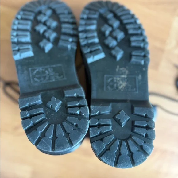 Dr. Martens Black Sinclair Platform Boots Women’s Size 9, EU 40 - Picture 3 of 3